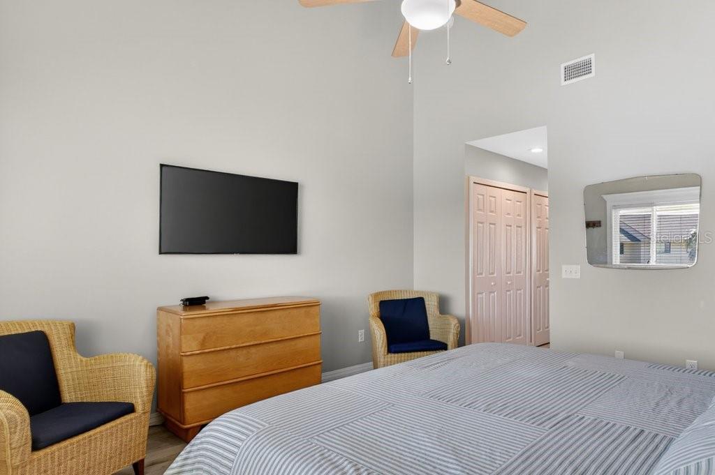 SUMMERHOUSE I BCH & RAQUET CLU - Residential