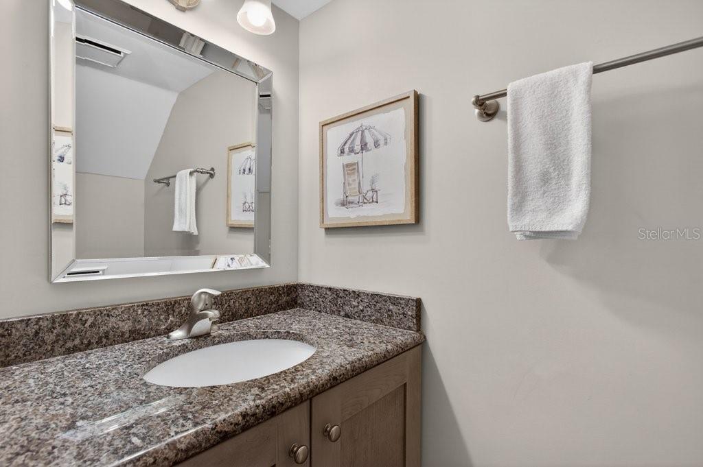 SUMMERHOUSE I BCH & RAQUET CLU - Residential