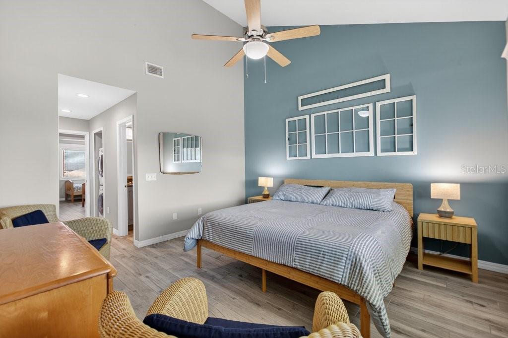 SUMMERHOUSE I BCH & RAQUET CLU - Residential