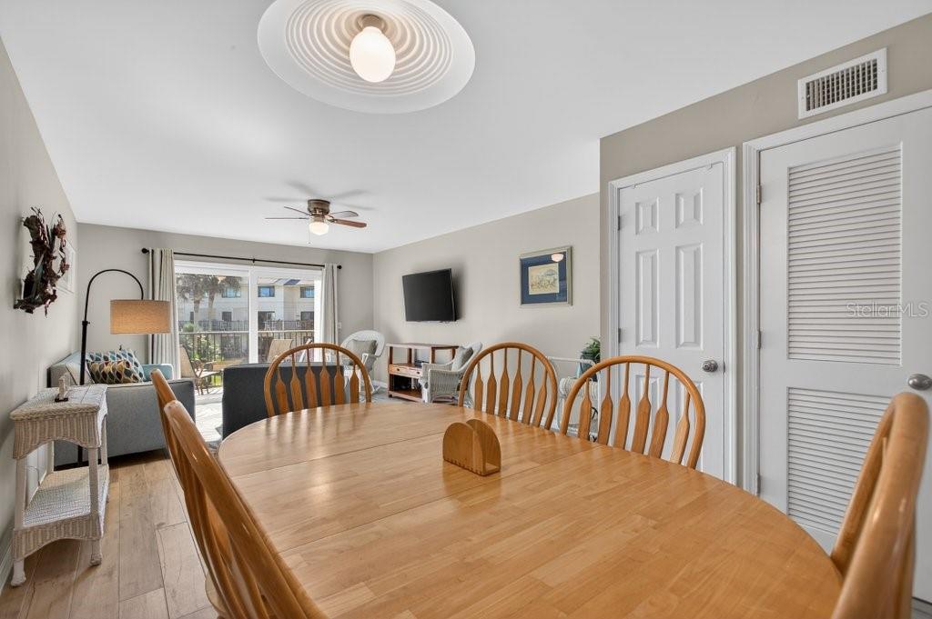 SUMMERHOUSE I BCH & RAQUET CLU - Residential