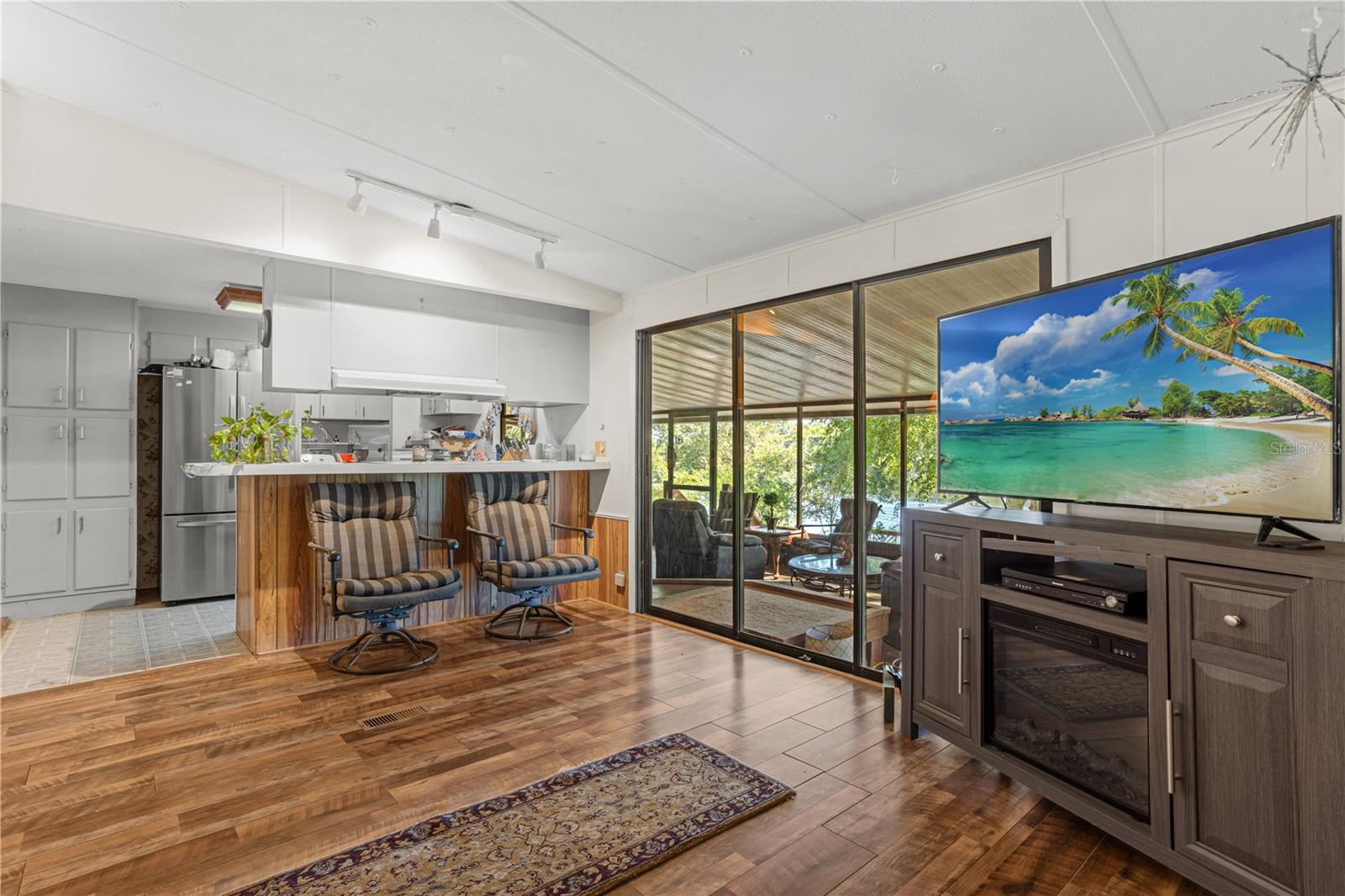 BLUFFS/SUWANNE - Residential