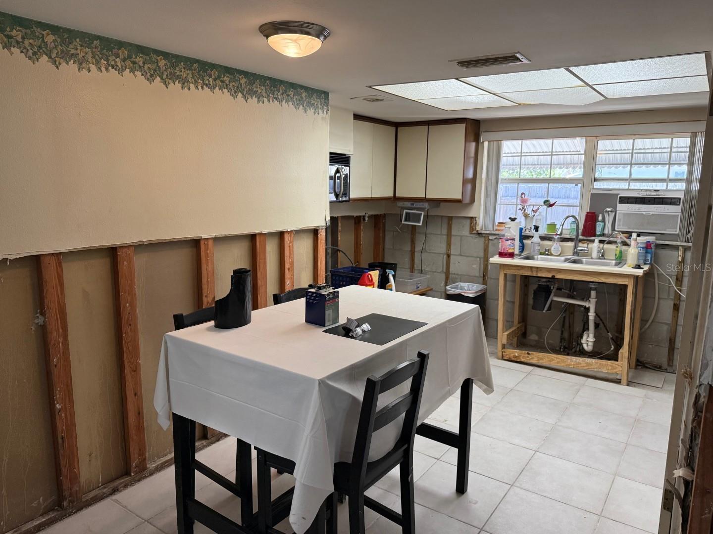 SHOREACRES CENTER - Residential