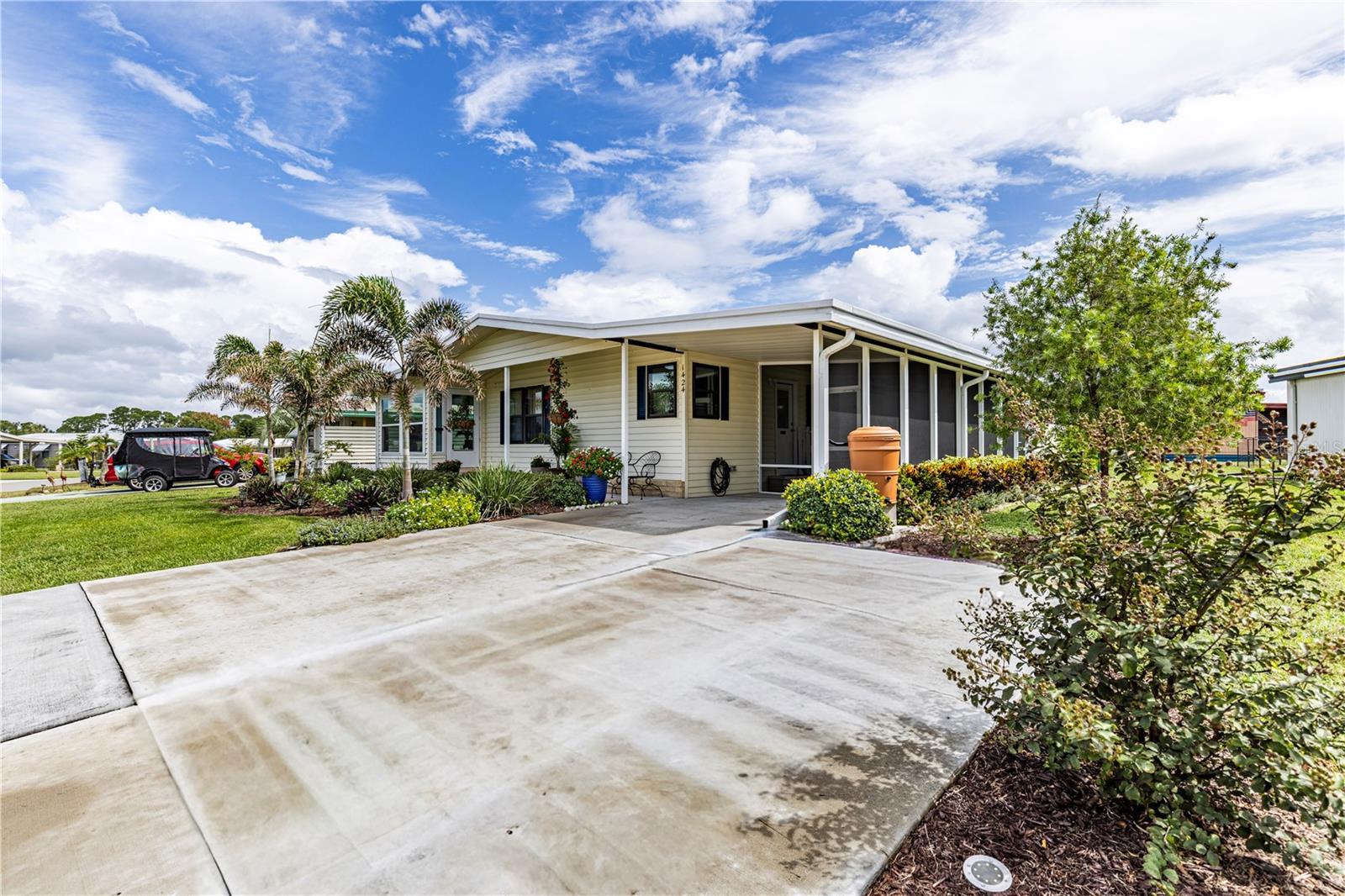 TAVARES LAKE FRANCES ESTATES - Residential