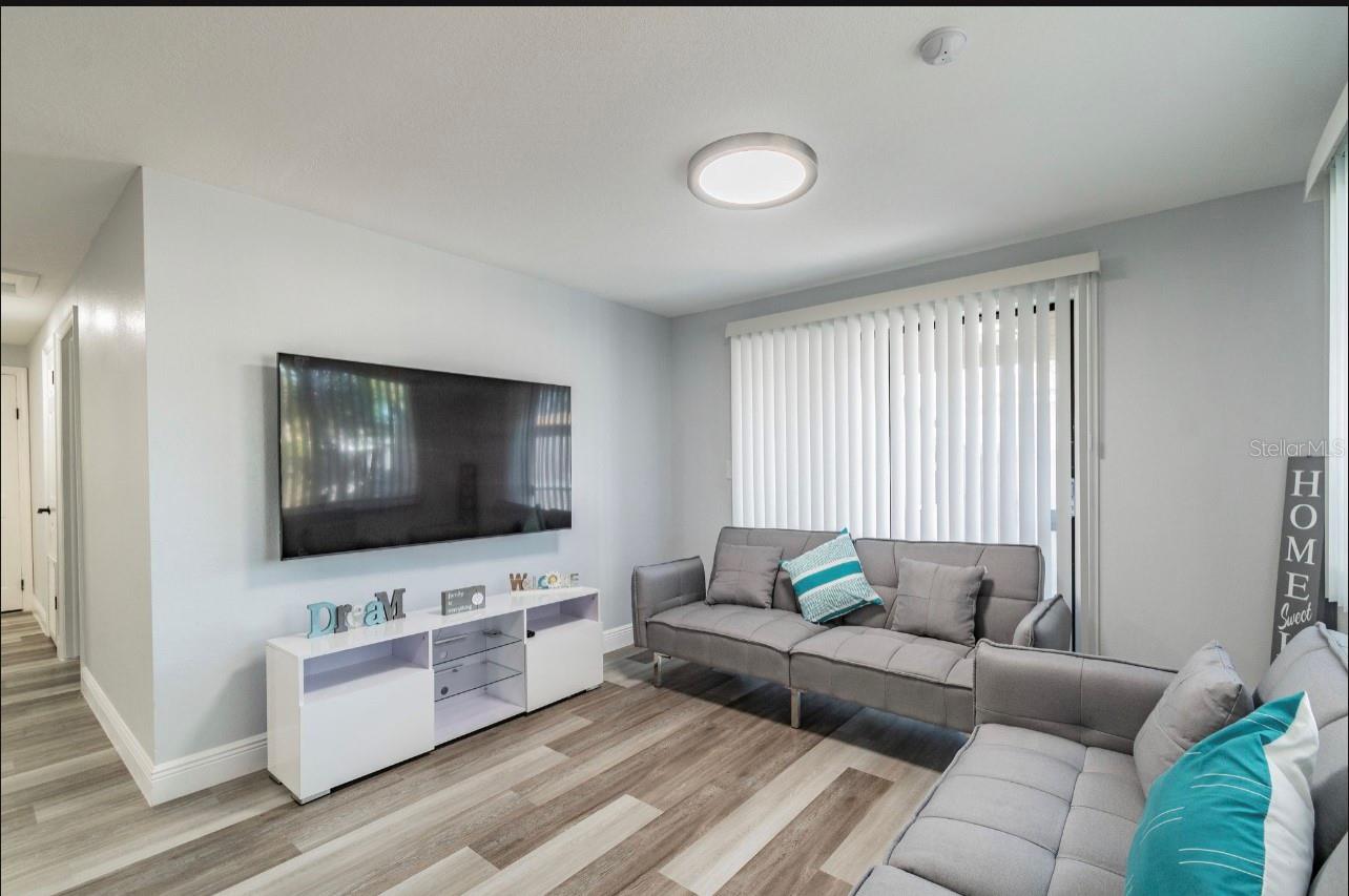 SOUTHERN COMFORT HOMES UNIT - Residential Lease