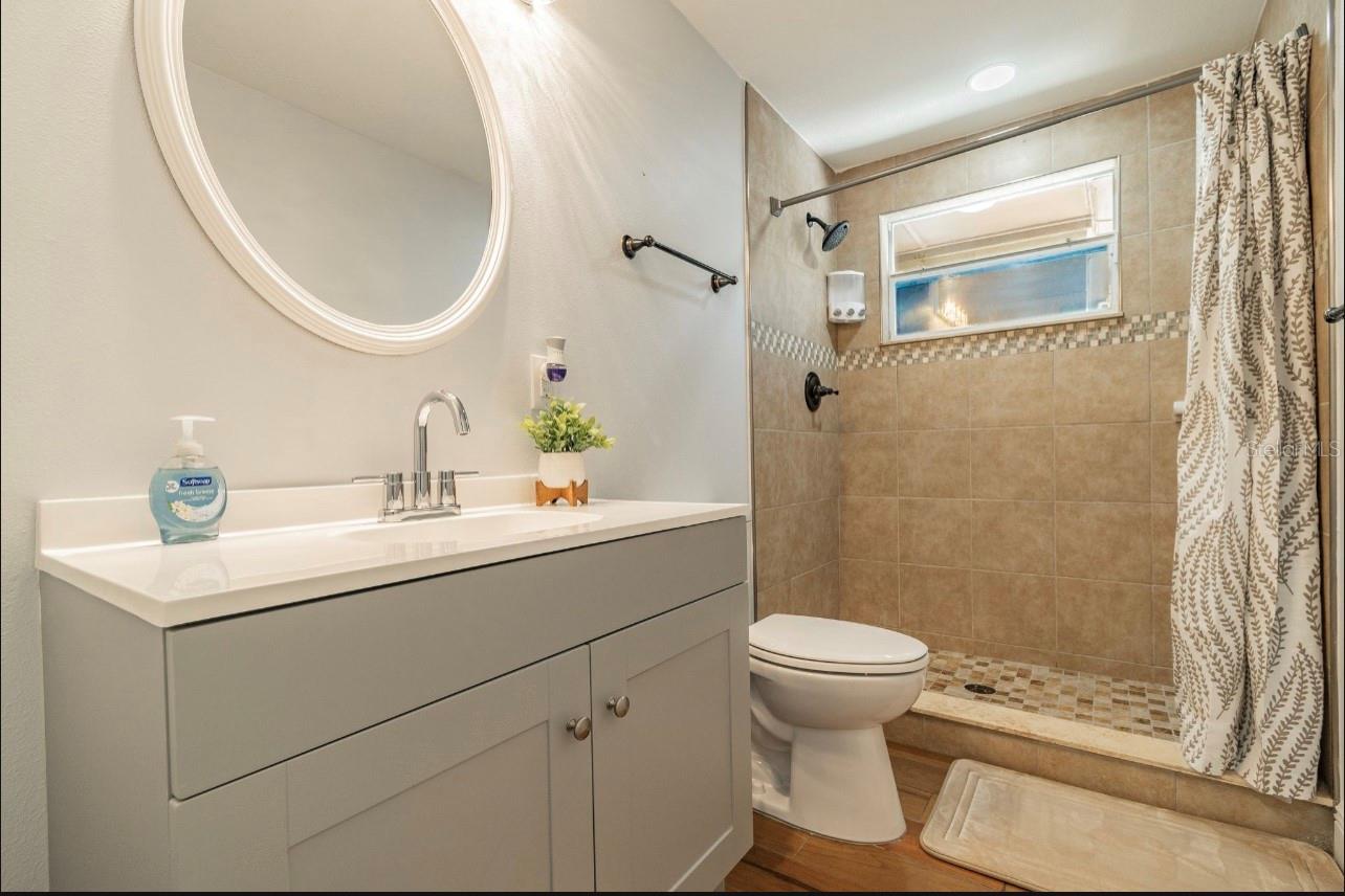 SOUTHERN COMFORT HOMES UNIT - Residential Lease