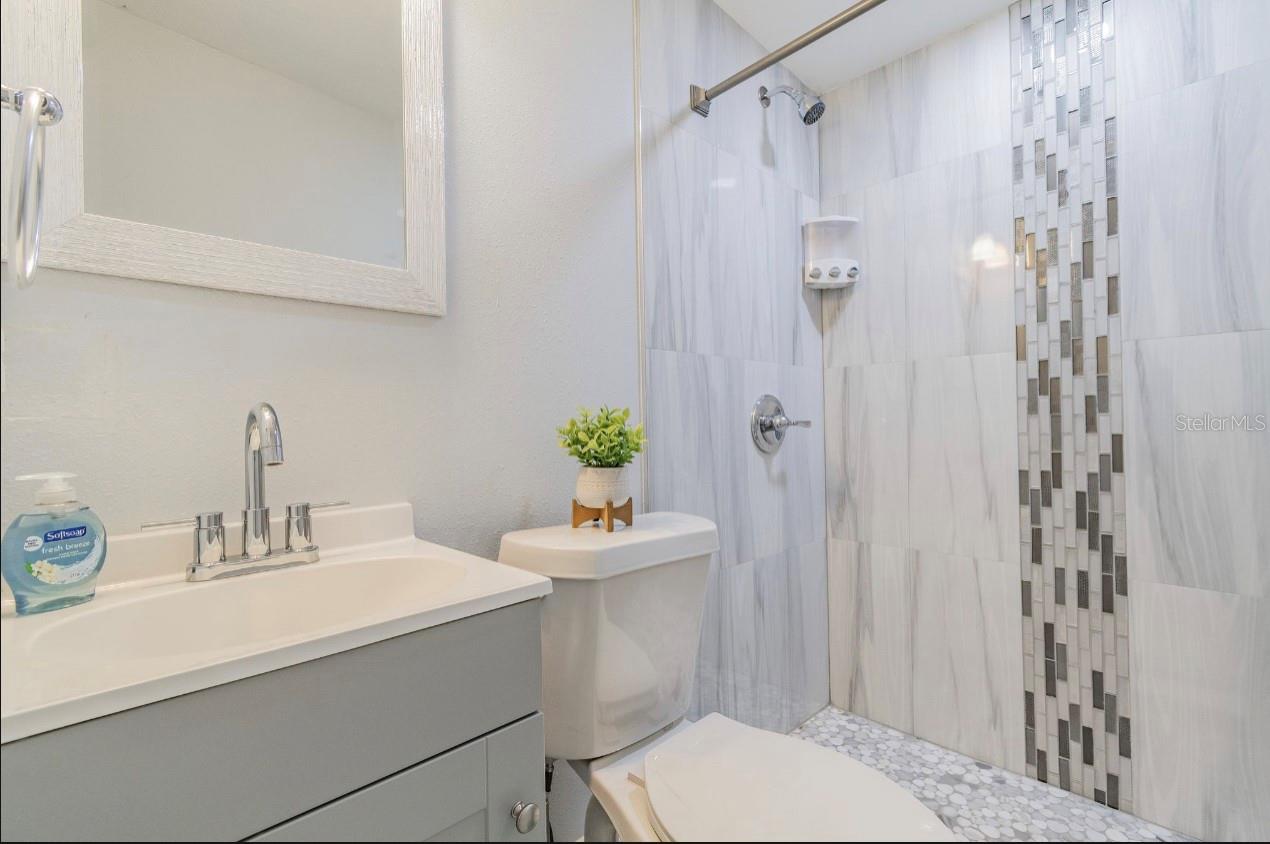 SOUTHERN COMFORT HOMES UNIT - Residential Lease