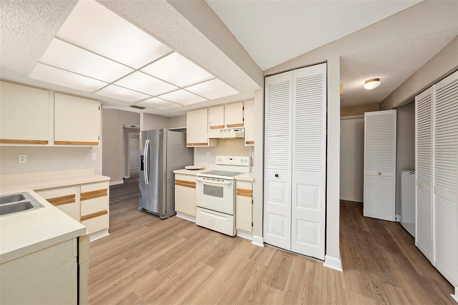 MANORS OF FOREST LAKES THE PH 2 - Residential