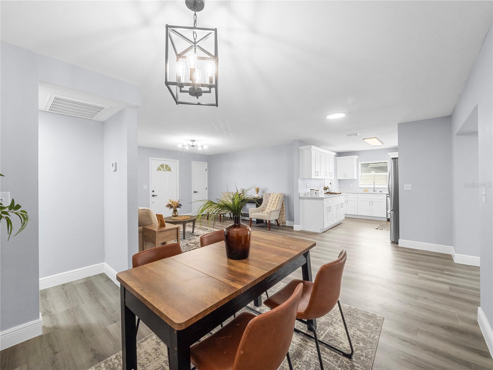 COLLEGE VILLAGE SUB - Residential