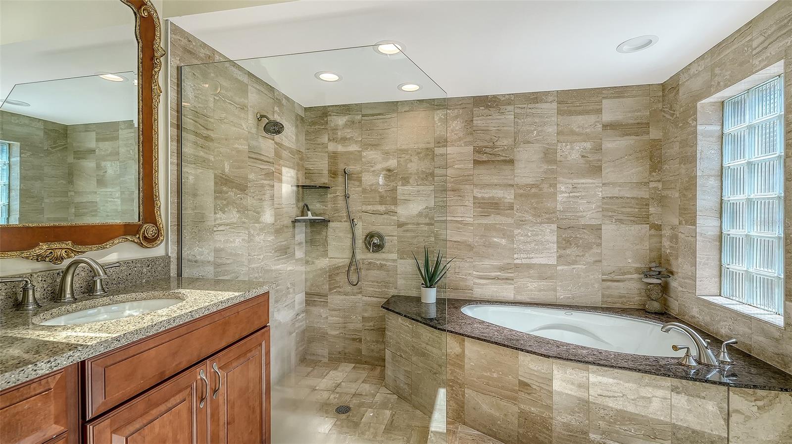 HARBOUR OAKS 2 - Residential