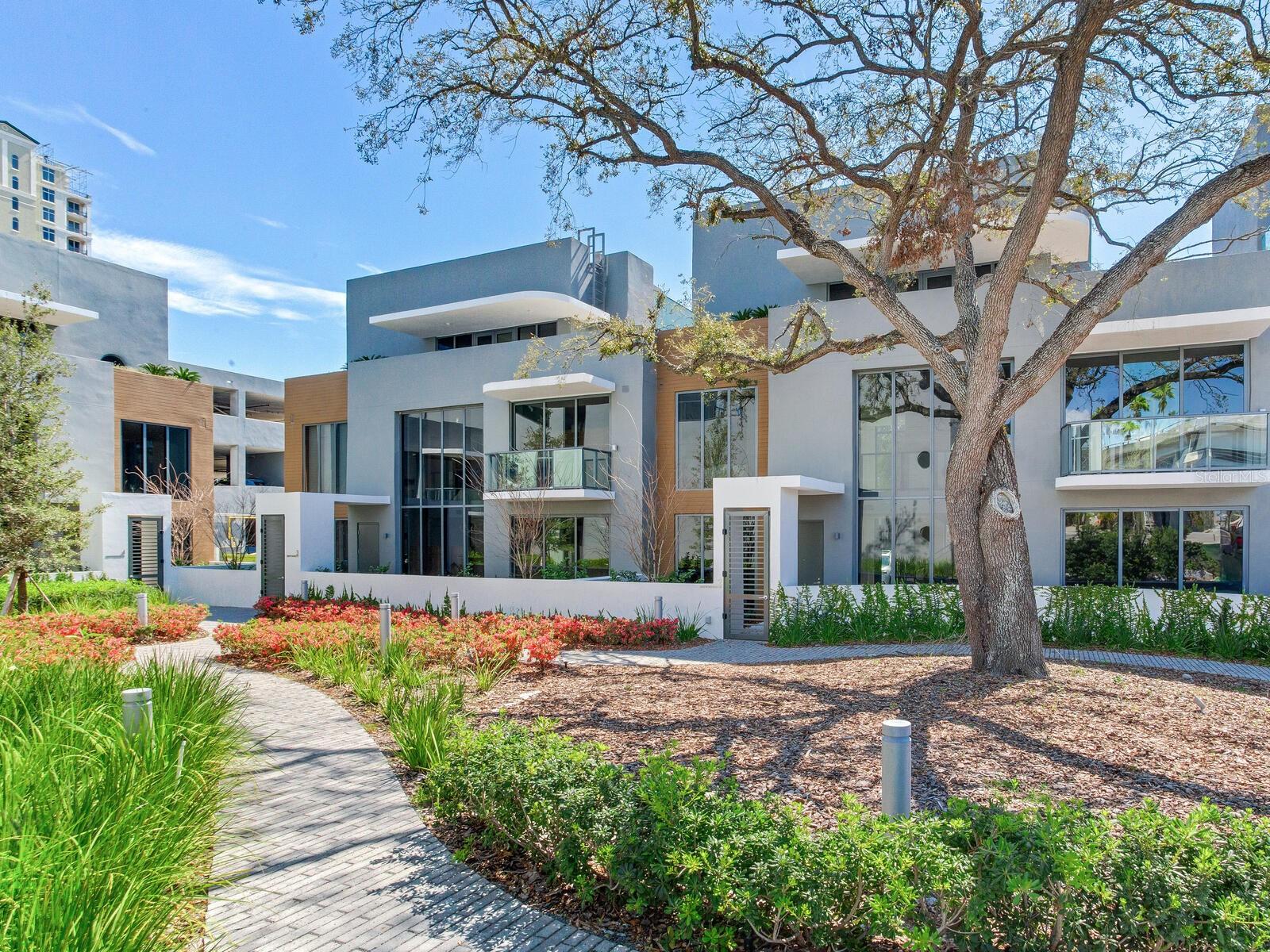 3030 W SANTIAGO STREET 3
