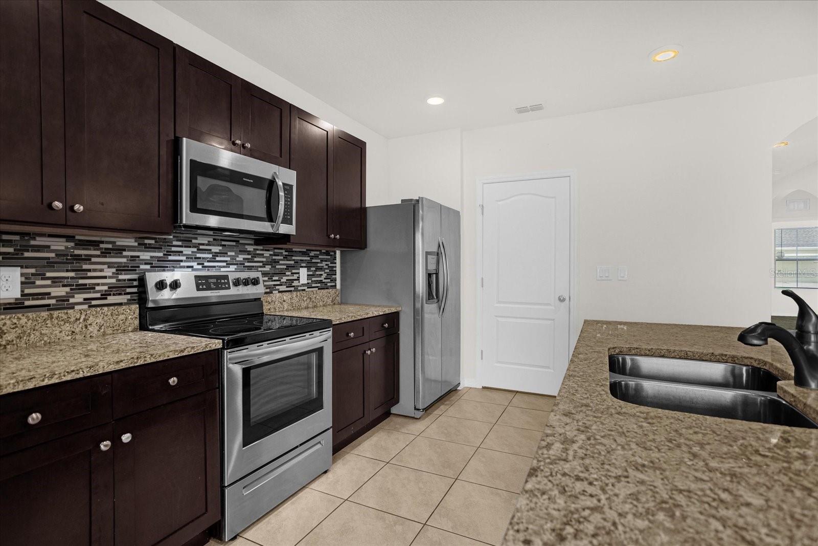 COUNTRY WALK OF WINTER HAVEN - Residential