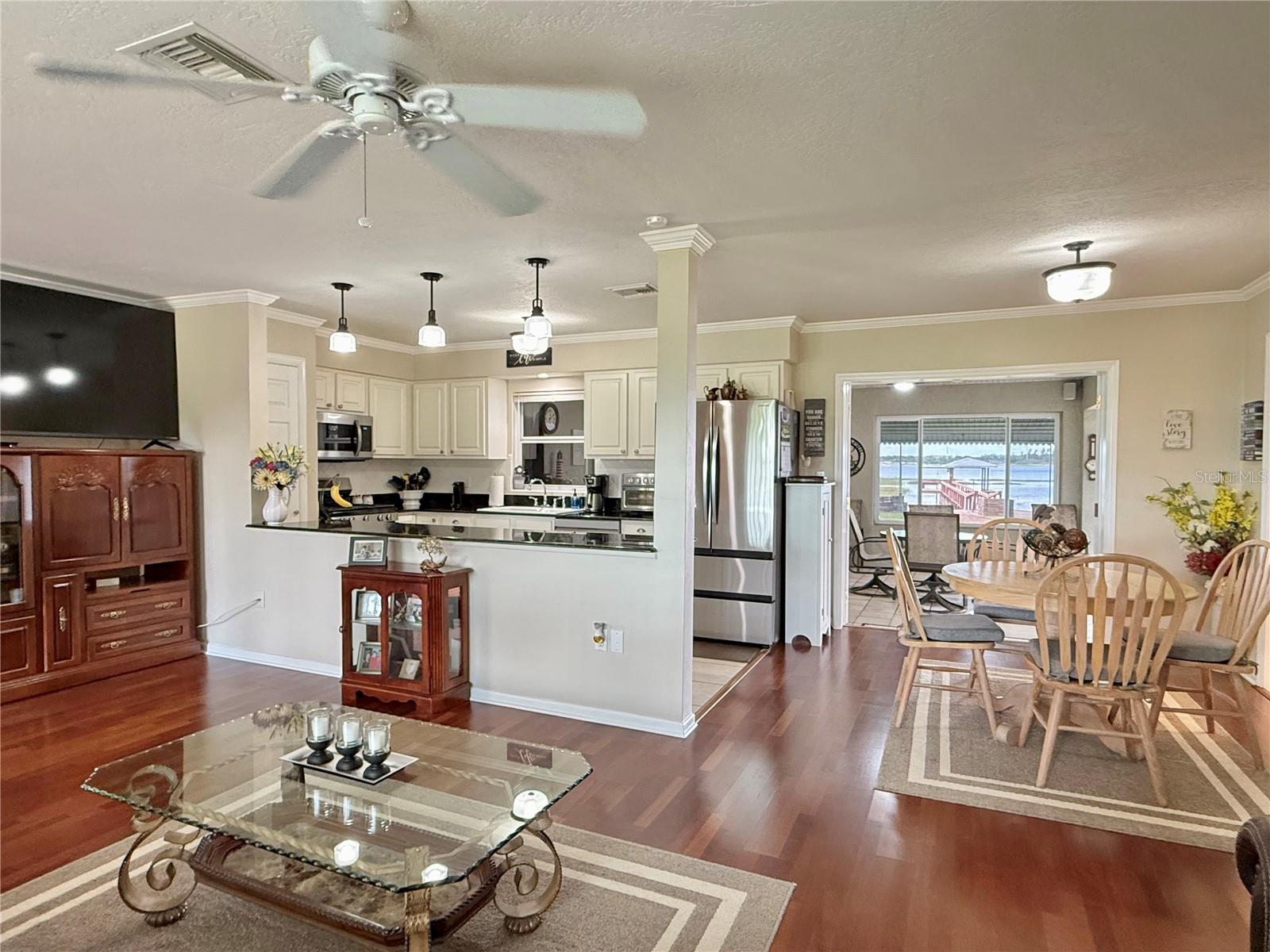 AVON LAKES SUB - Residential