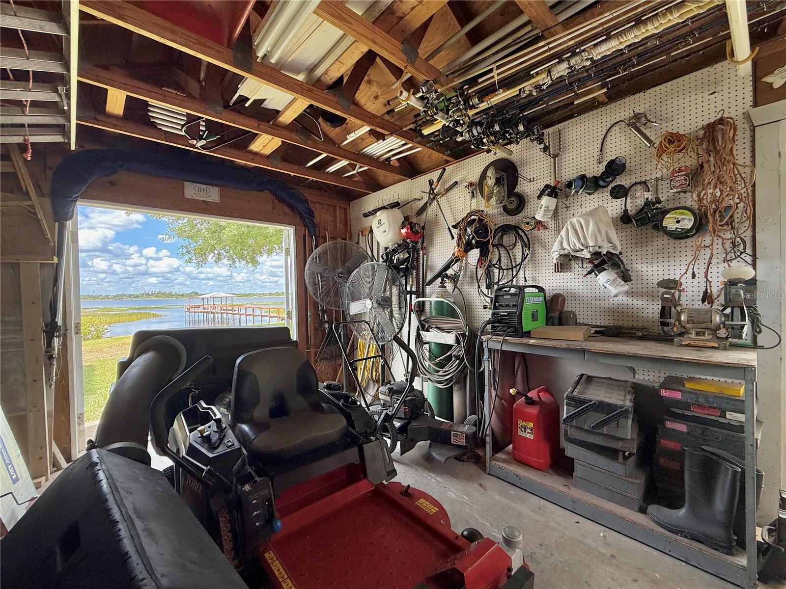 AVON LAKES SUB - Residential