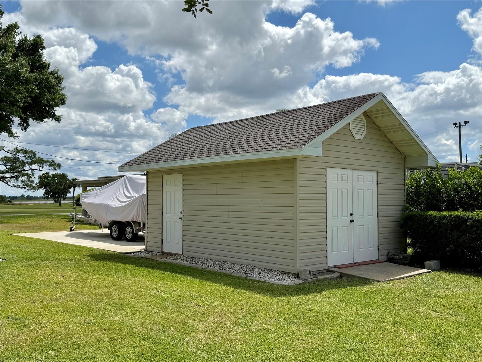 AVON LAKES SUB - Residential