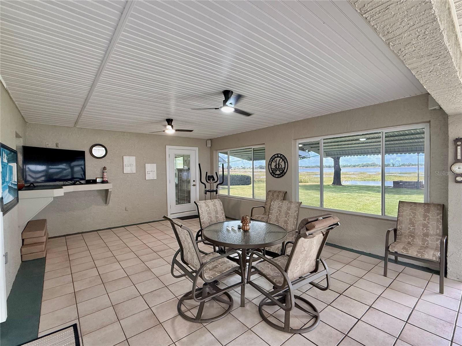 AVON LAKES SUB - Residential