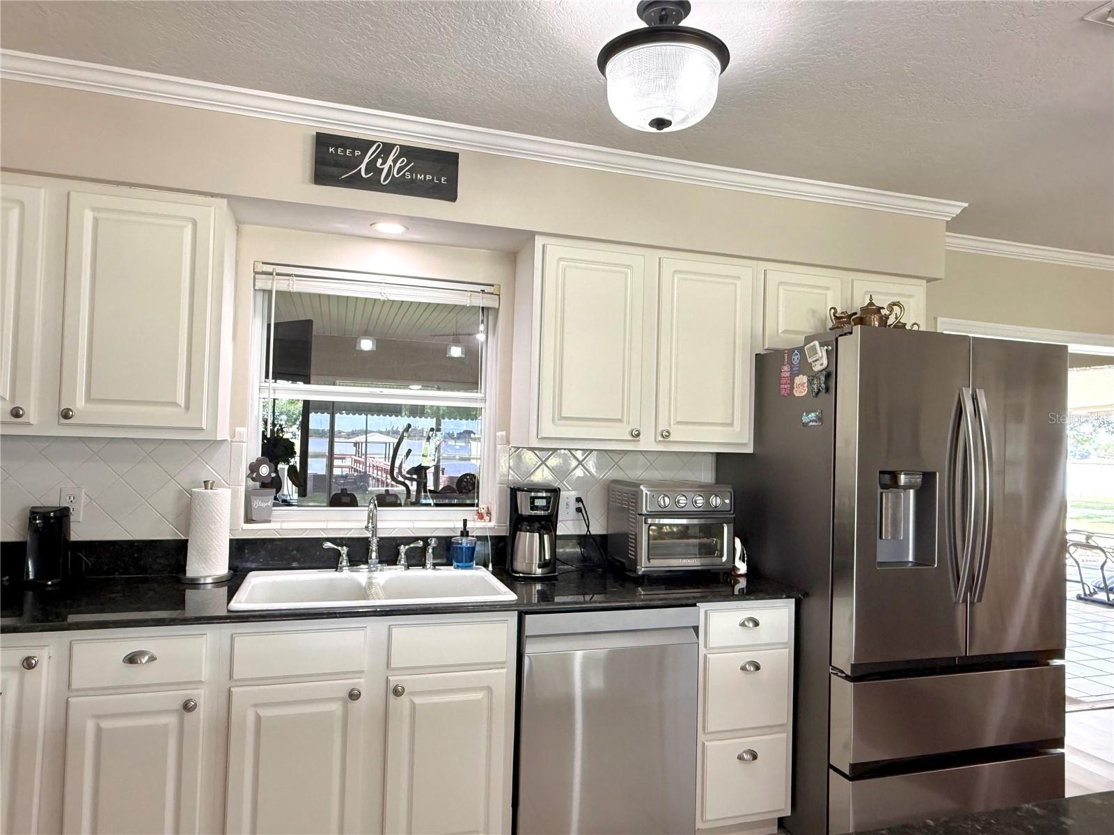 AVON LAKES SUB - Residential