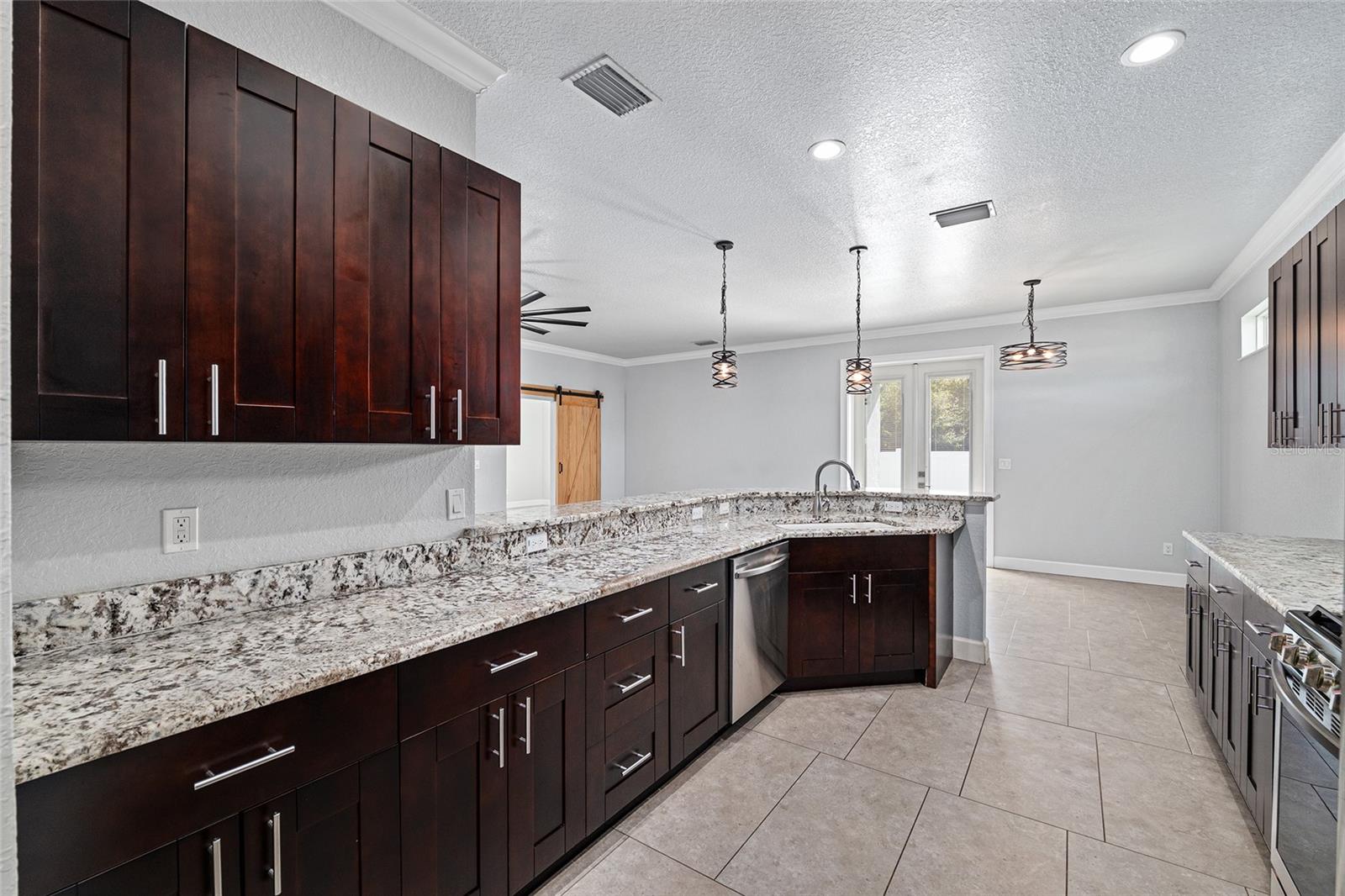 MAGNOLIA VILLAS EAST - Residential