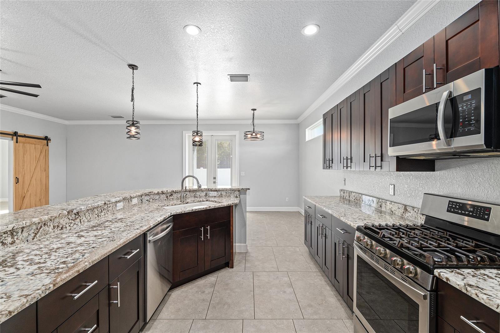 MAGNOLIA VILLAS EAST - Residential