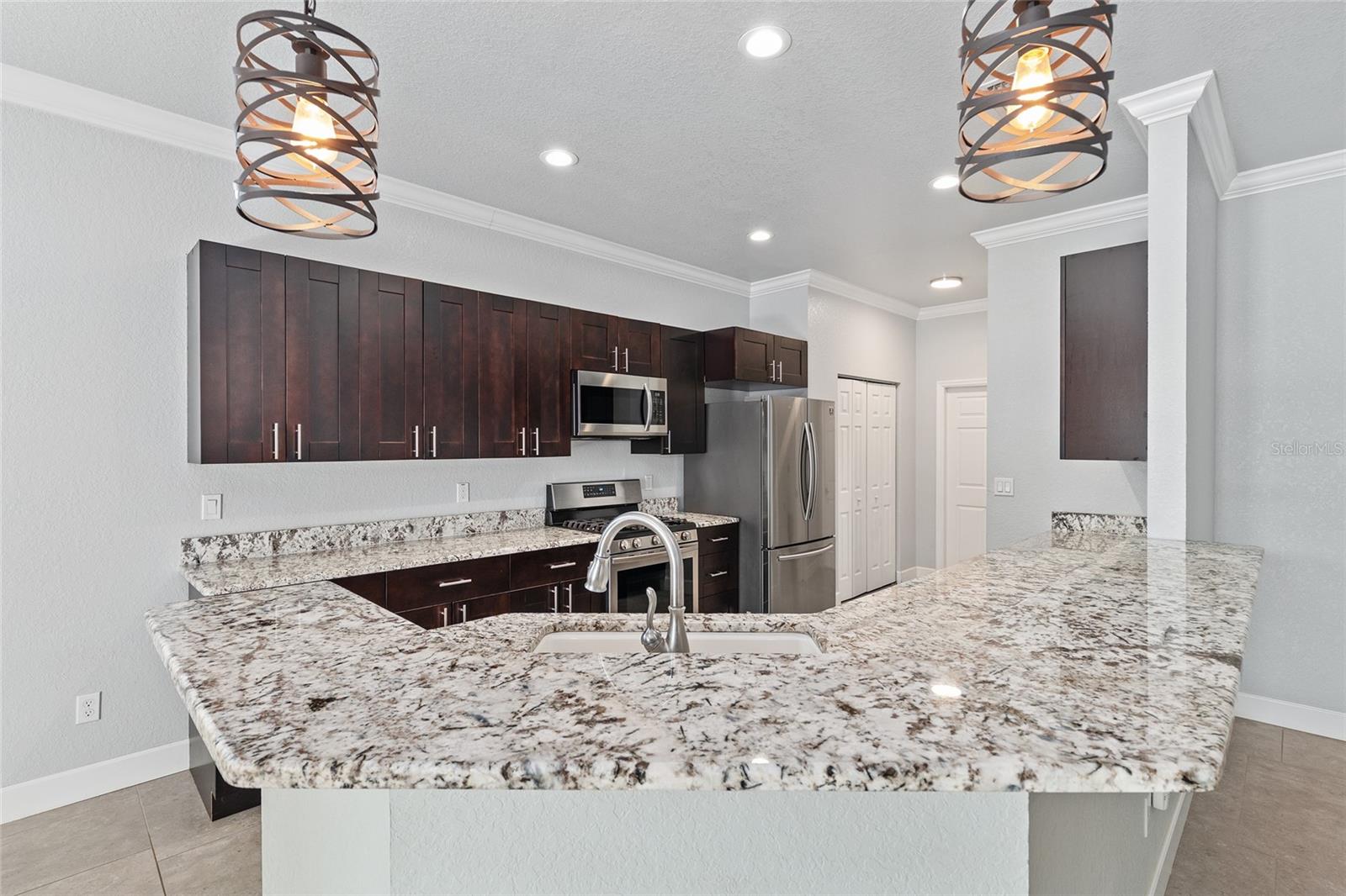 MAGNOLIA VILLAS EAST - Residential