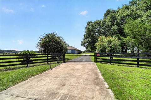 Tiny photo for 20462 SW 36th Street, Dunnellon, FL 34431 (MLS # N6145427)