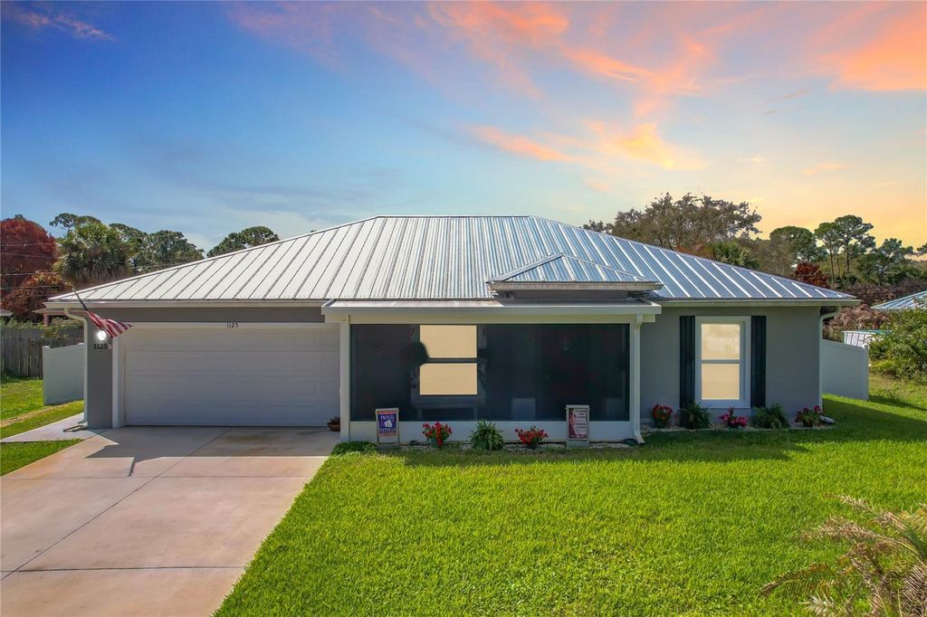 Photo of 1125 19th Street SW, Vero Beach, FL 32962 (MLS # S5145728)