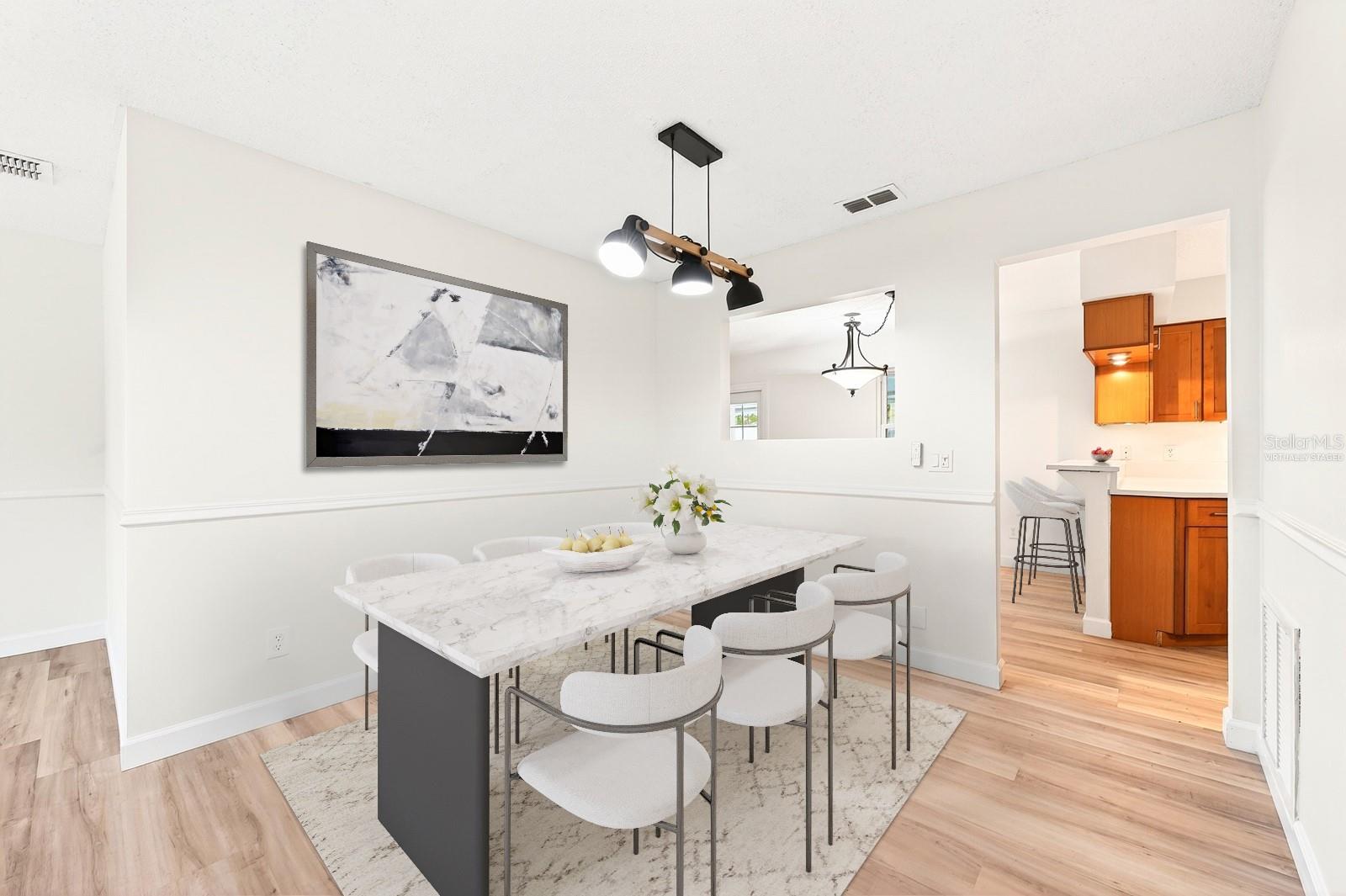 UNIVERSITY SHORES - Residential