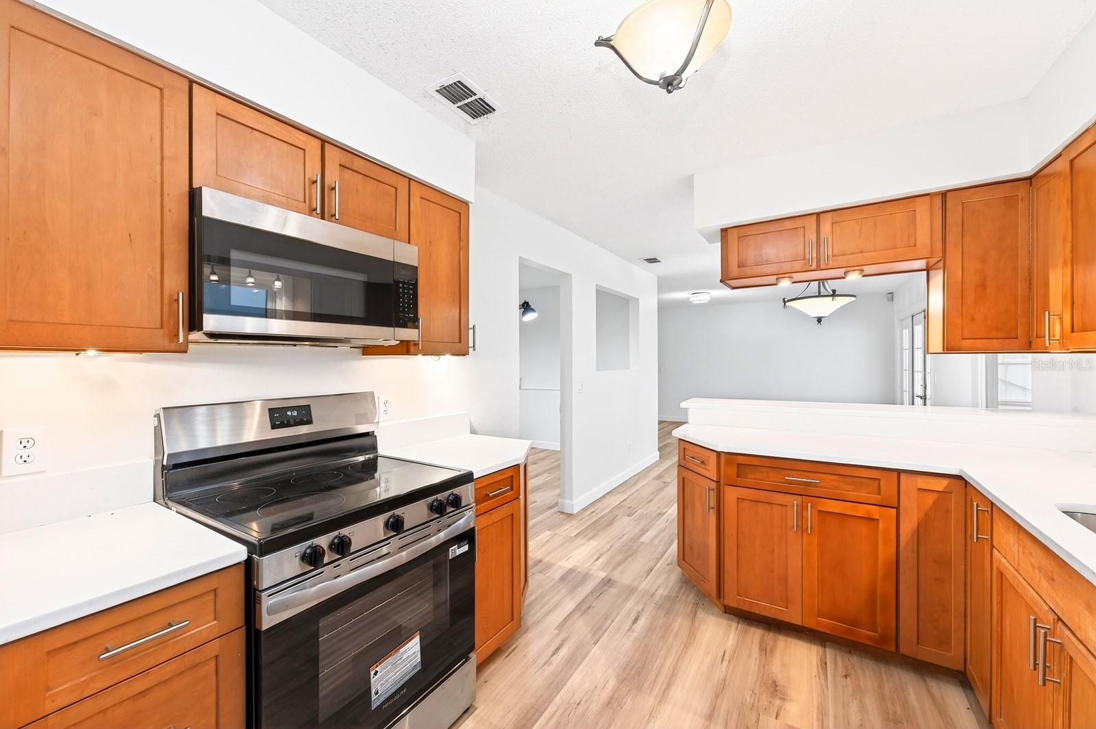 UNIVERSITY SHORES - Residential