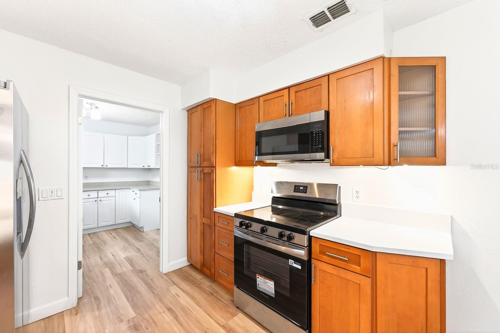 UNIVERSITY SHORES - Residential