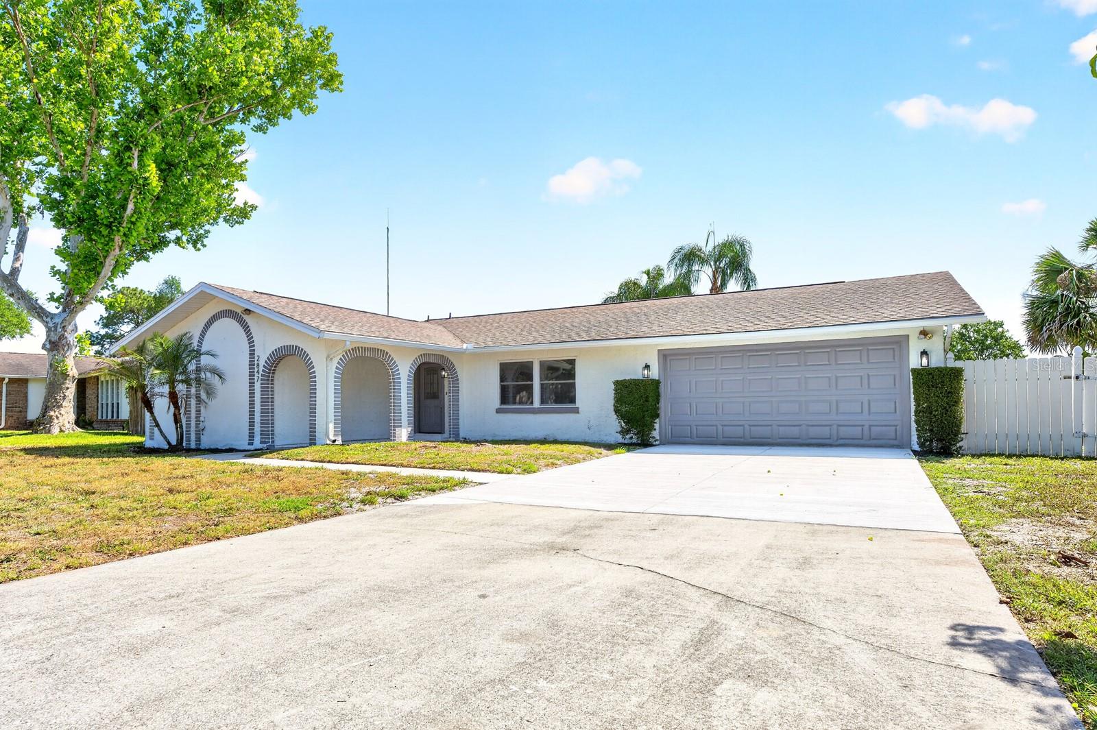UNIVERSITY SHORES - Residential