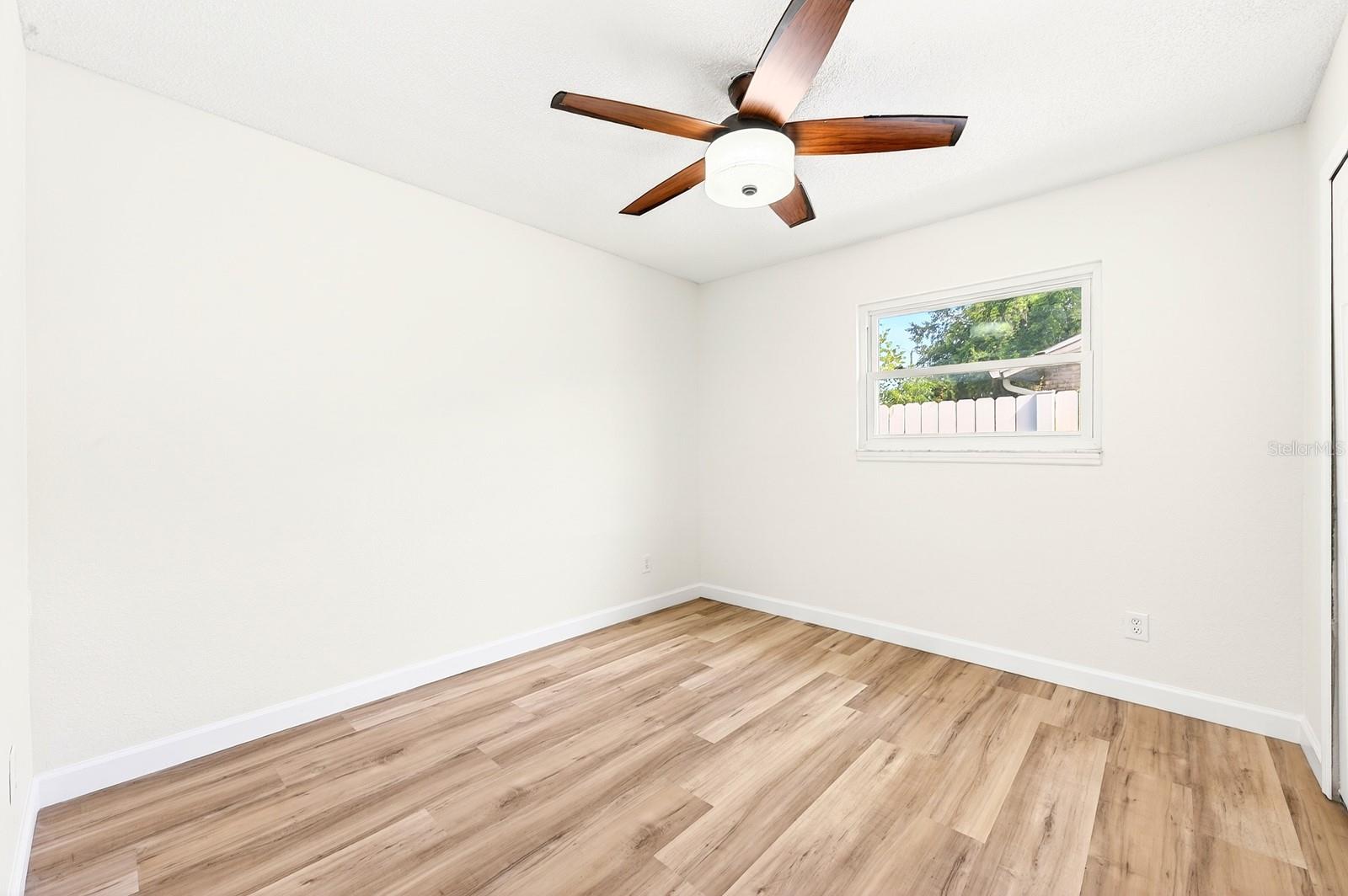 UNIVERSITY SHORES - Residential