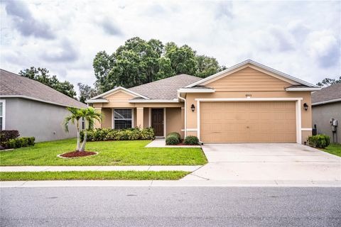 A home in LAKELAND