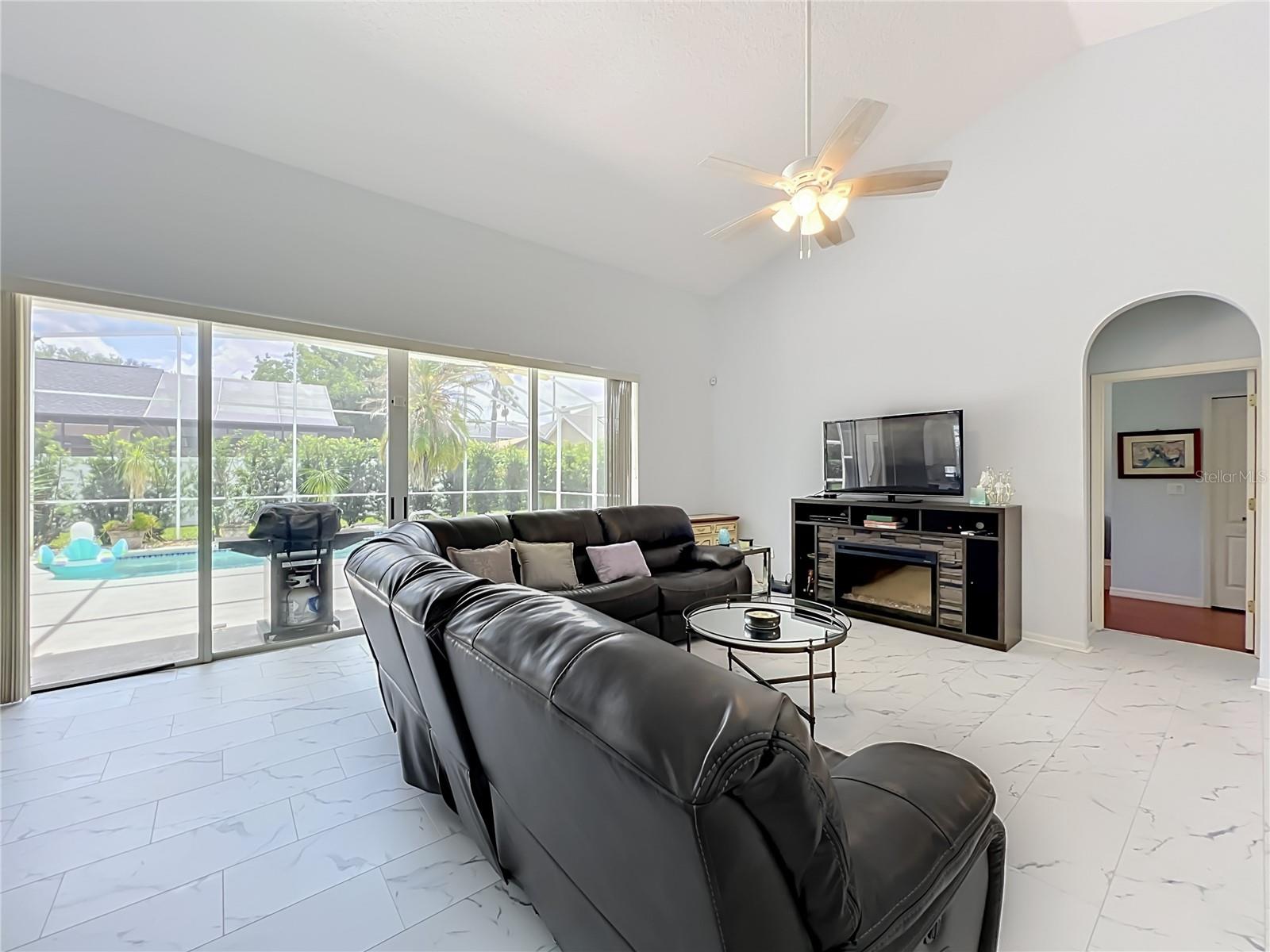 PLANTATION GROVE WEST - Residential