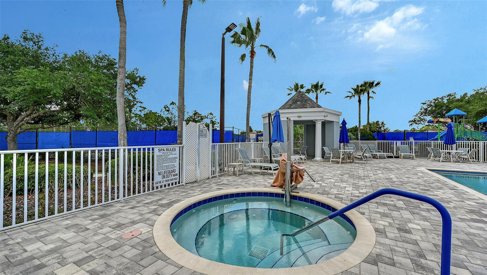 TOWNS AT LAKESIDE - Residential