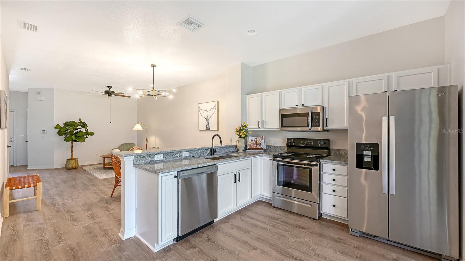 TOWNS AT LAKESIDE - Residential