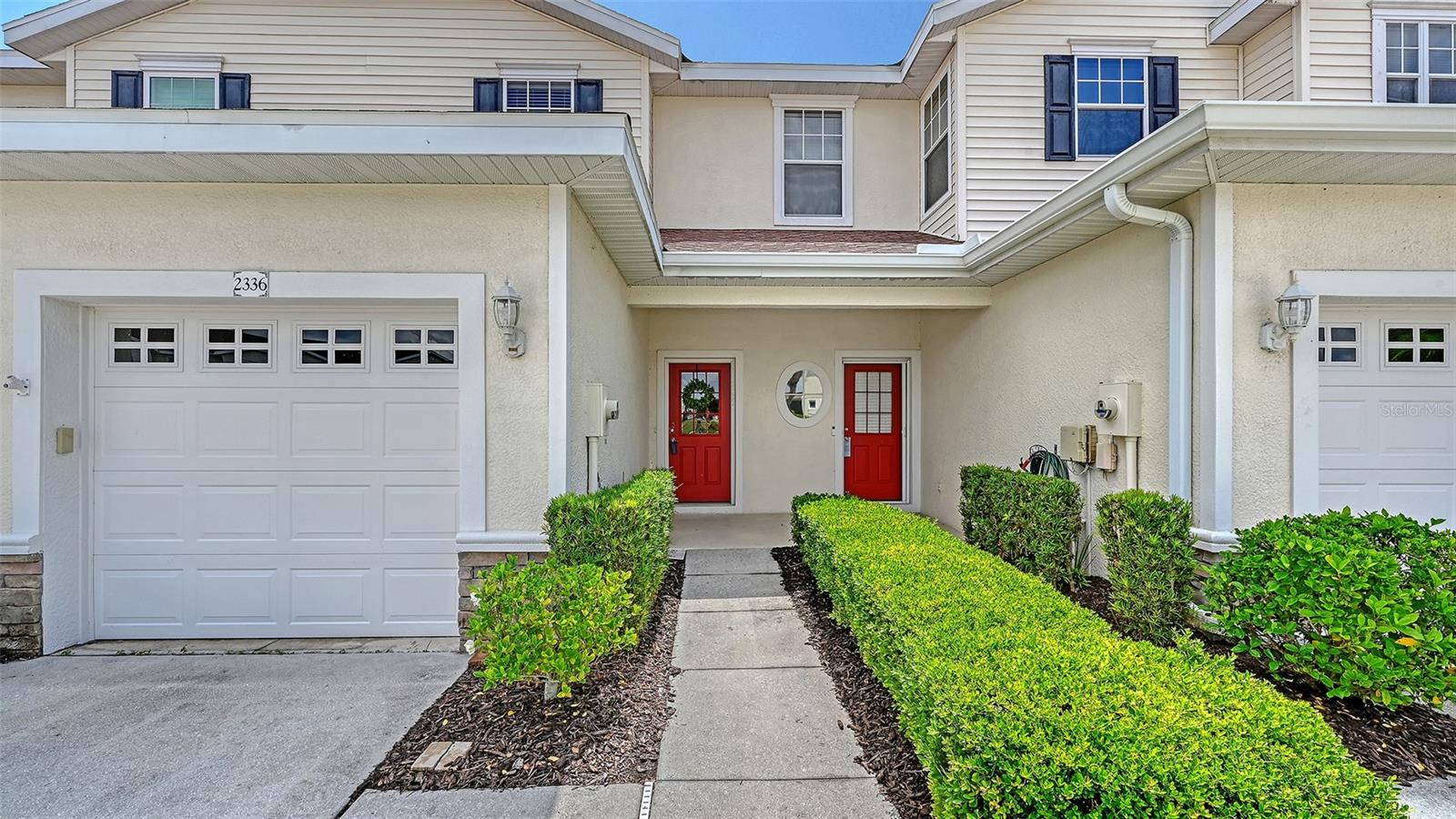 TOWNS AT LAKESIDE - Residential