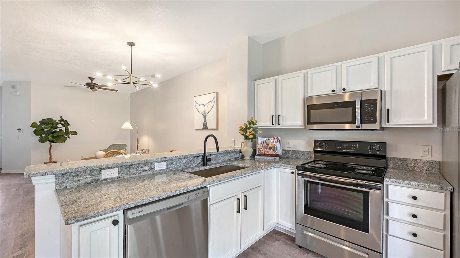 TOWNS AT LAKESIDE - Residential