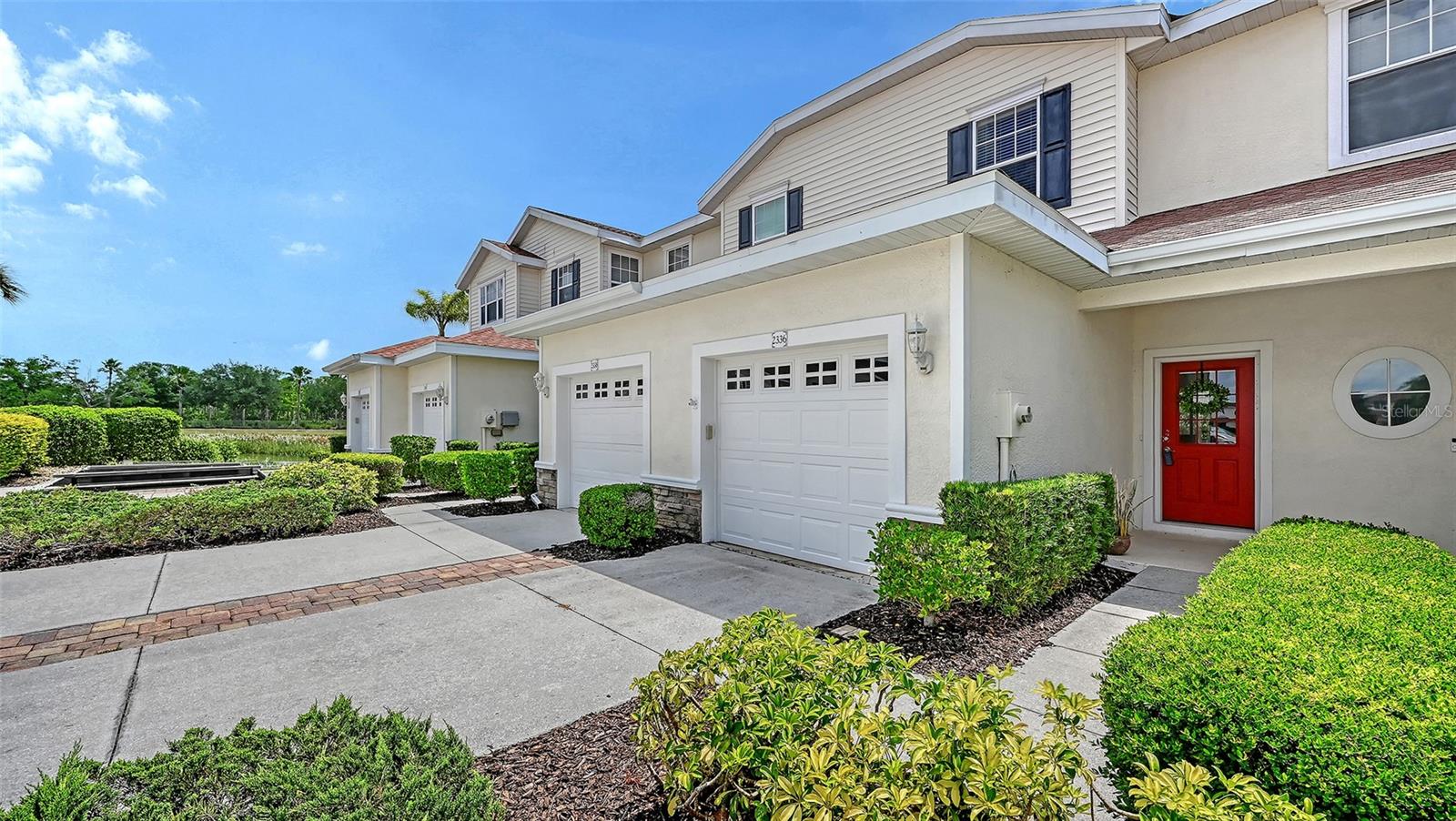 TOWNS AT LAKESIDE - Residential