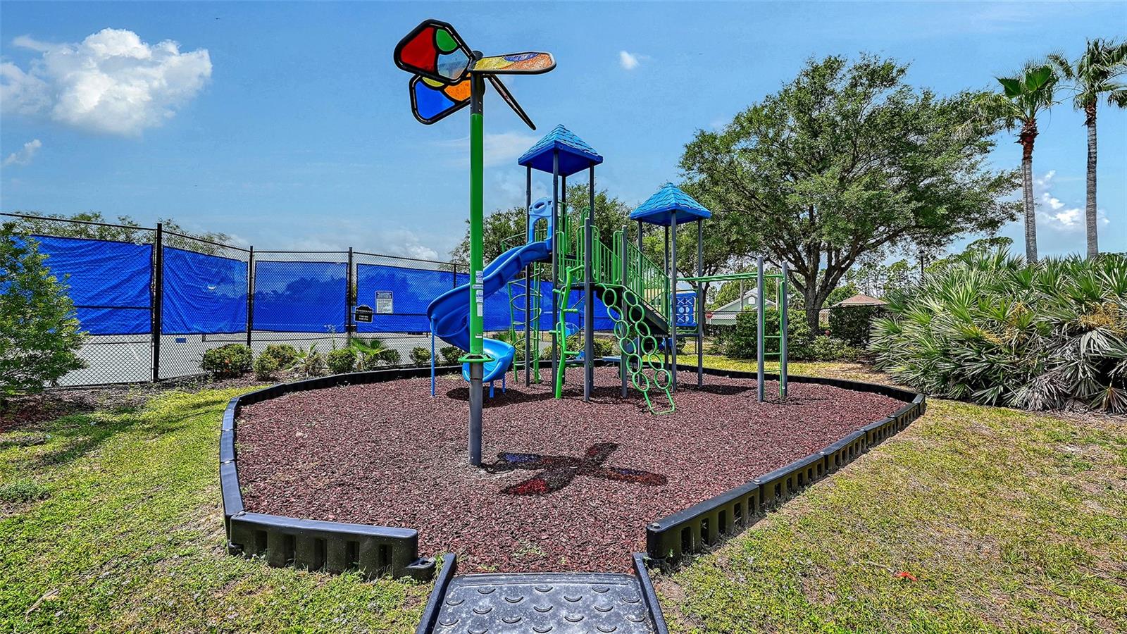 TOWNS AT LAKESIDE - Residential