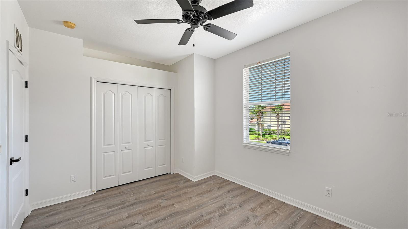 TOWNS AT LAKESIDE - Residential