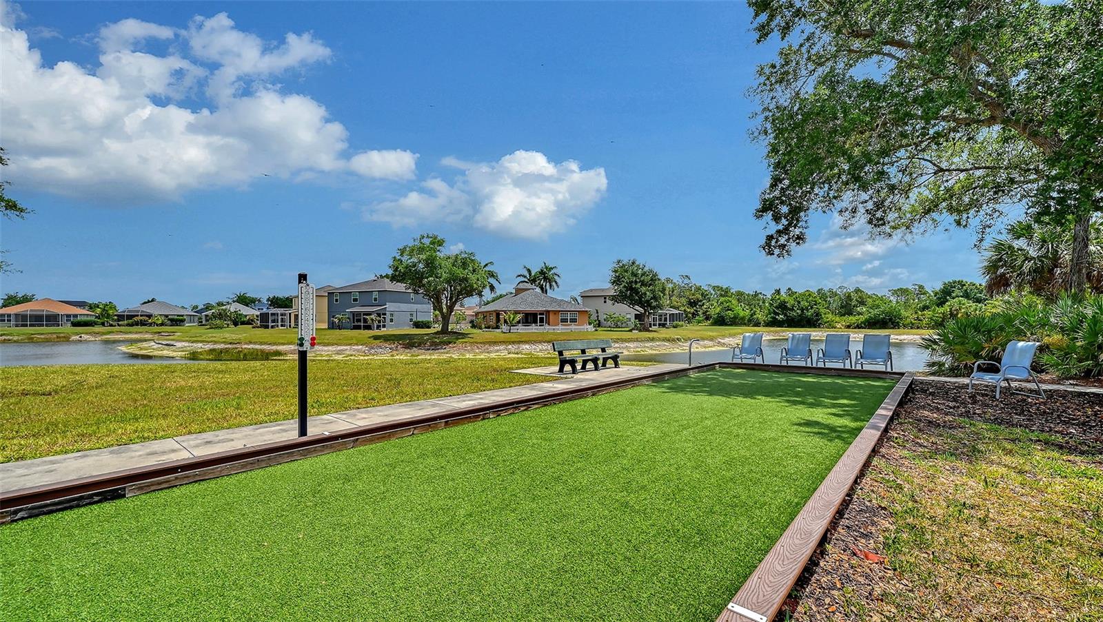 TOWNS AT LAKESIDE - Residential