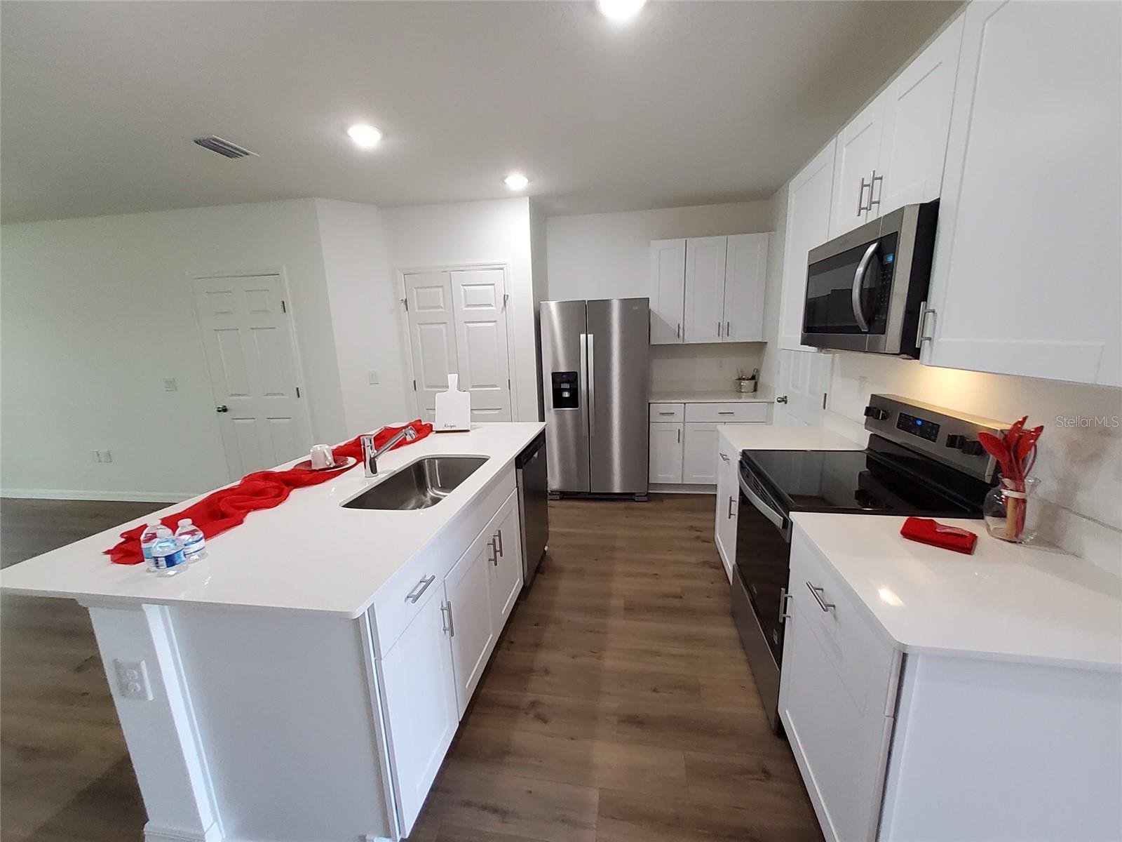 CONGDON TOWHOMES PH 1 & 2 - Residential Lease