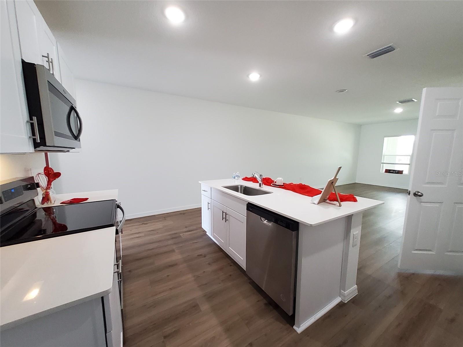 CONGDON TOWHOMES PH 1 & 2 - Residential Lease