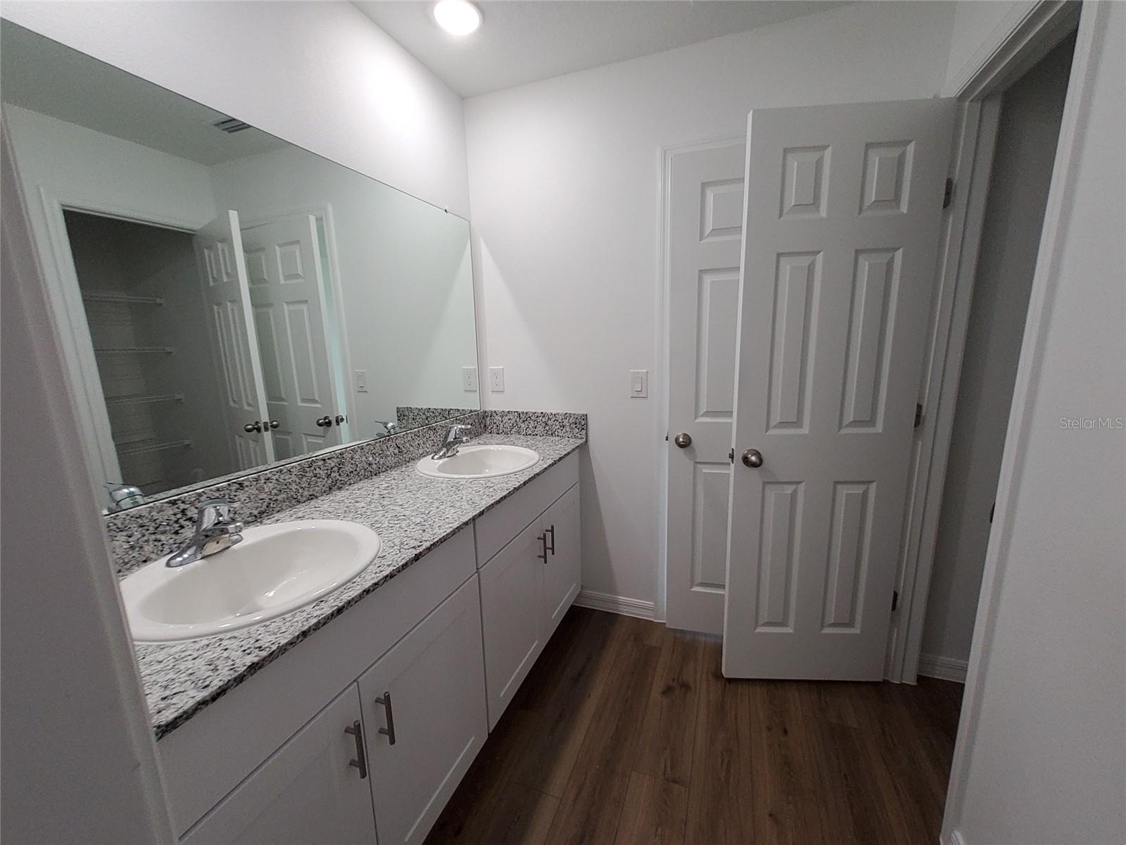 CONGDON TOWHOMES PH 1 & 2 - Residential Lease