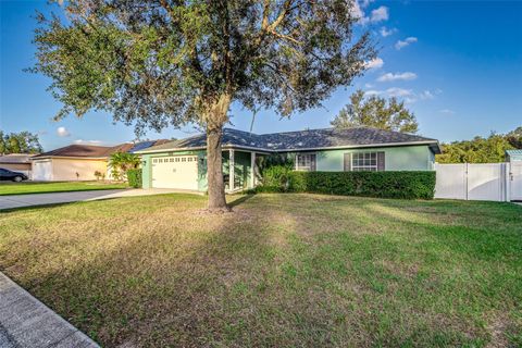 A home in LAKELAND