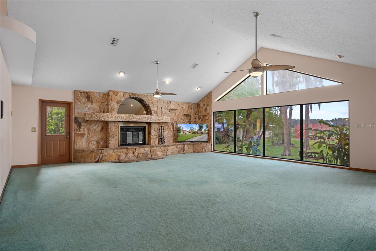 228 LAKESIDE DRIVE