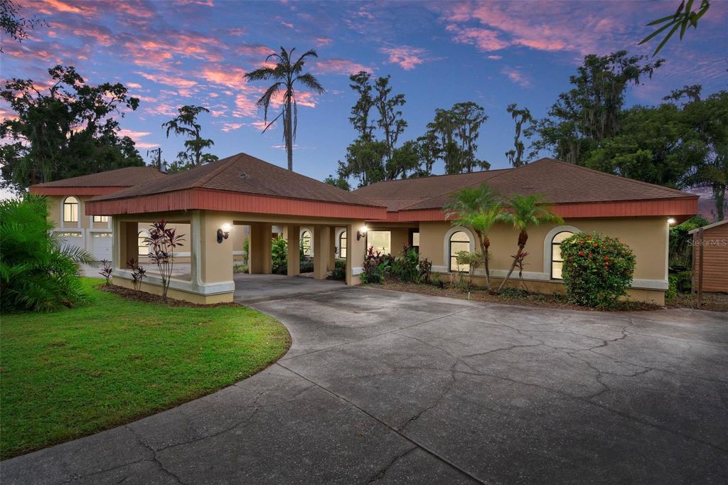 Photo of 228 Lakeside Drive, Lutz, FL 33549 (MLS # TB8417404)