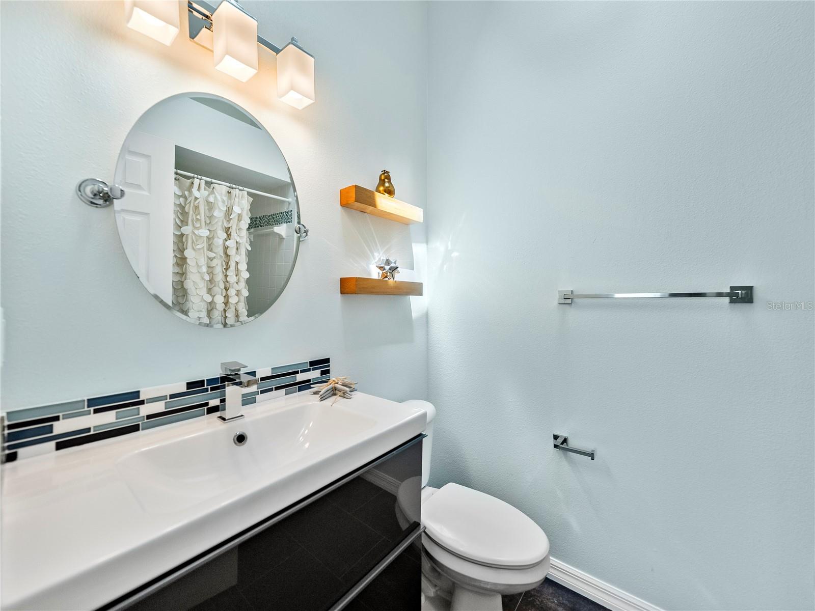 PALMS OF TIERRA - Residential