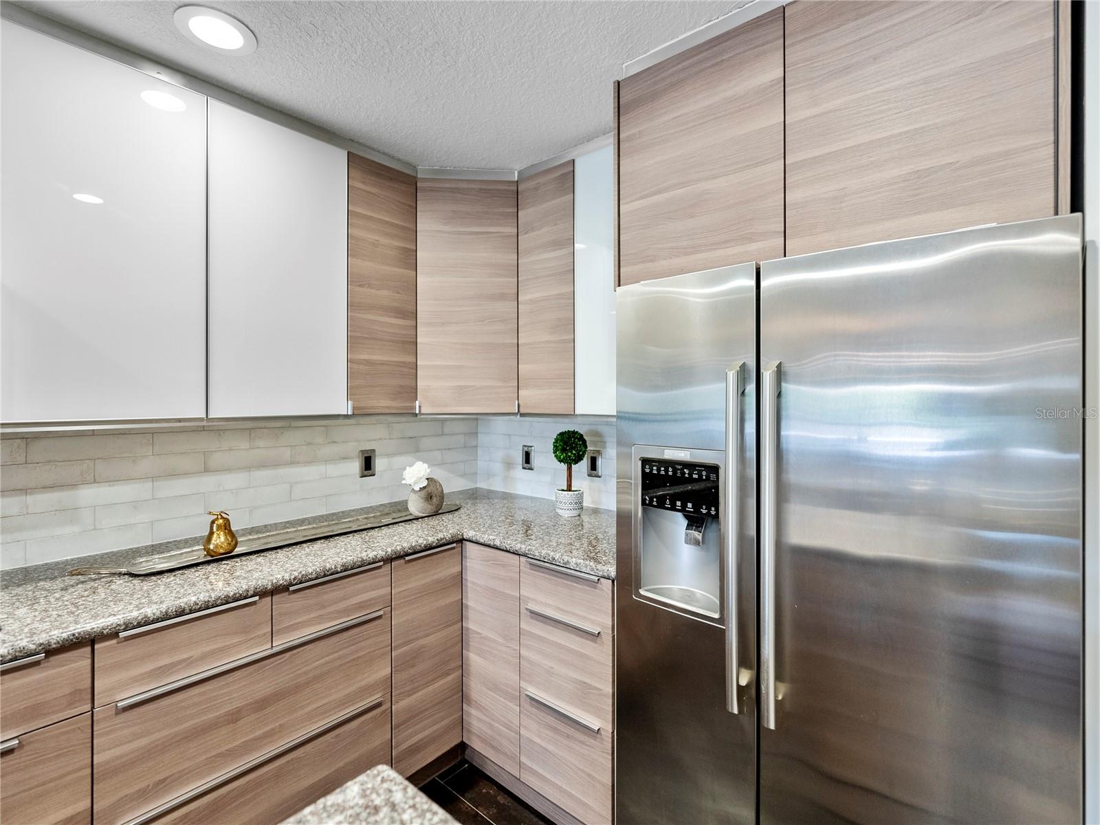 PALMS OF TIERRA - Residential