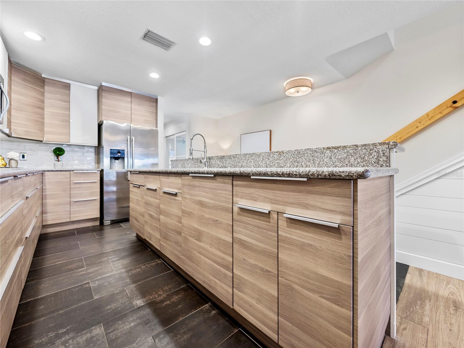 PALMS OF TIERRA - Residential