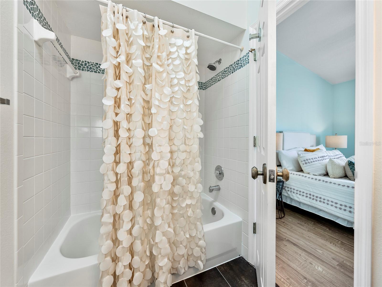 PALMS OF TIERRA - Residential